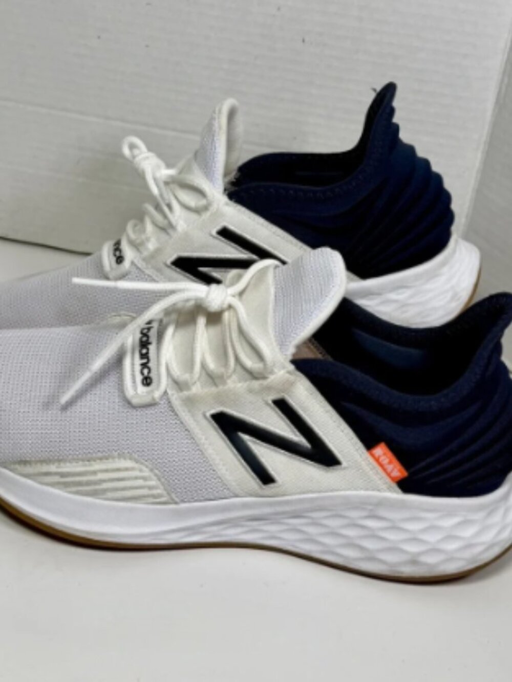 New Balance Fresh Foam Roav Mens 10.5 White Navy Gum Running Shoes